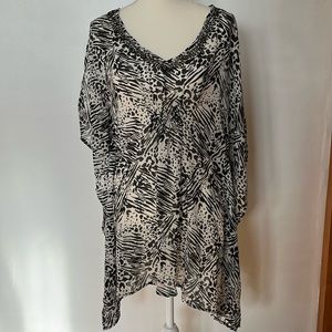Black/White Women’s  Cover Up JACLYN SMITH collection Nwt